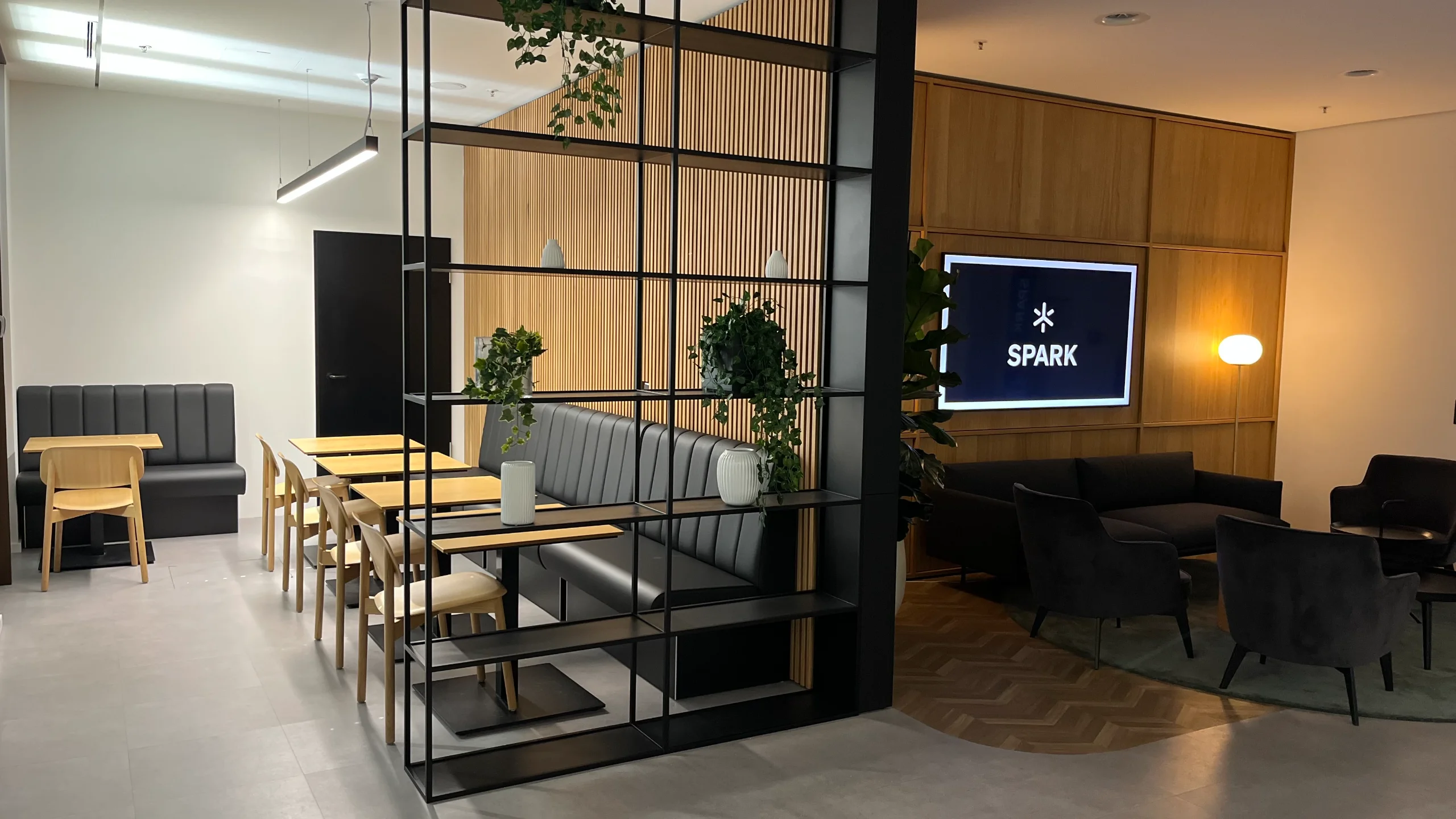 Liberty Hub — arrival and networking